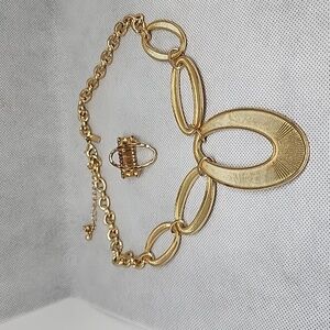 DAISY FUENTES BEAUTIFUL NECKLACE GOLD TONE ✨️